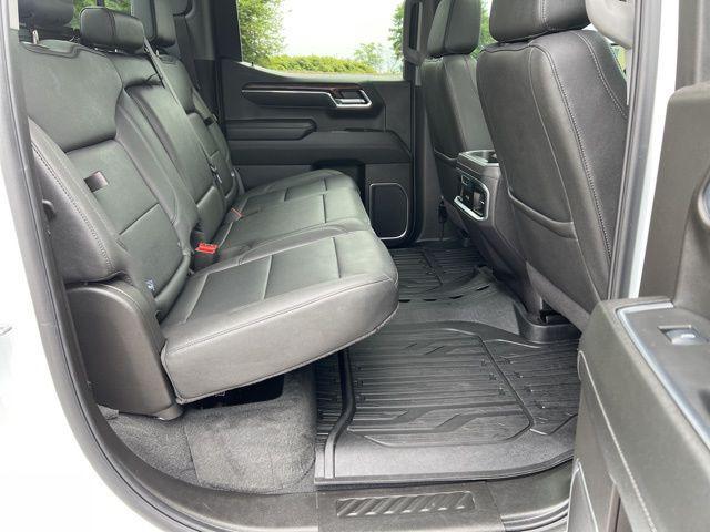 Photo of 2024 Summit White GMC Sierra 1500