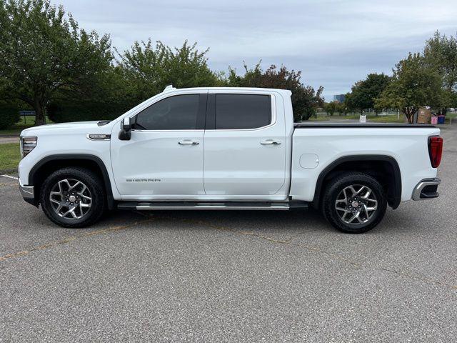 Photo of 2024 Summit White GMC Sierra 1500