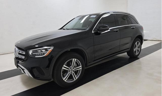 Photo of 2022 Black Mercedes-Benz GLC 300