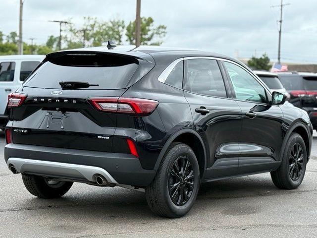 Photo of 2024 Agate Black Metallic Ford Escape