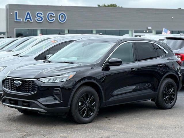 Photo of 2024 Agate Black Metallic Ford Escape
