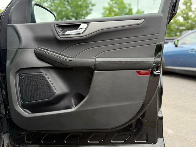 Photo of 2024 Agate Black Metallic Ford Escape