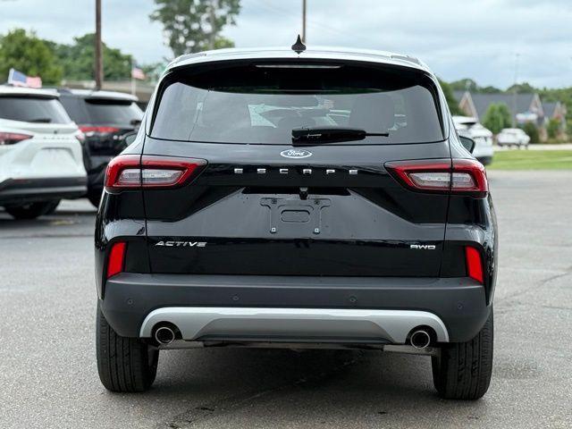 Photo of 2024 Agate Black Metallic Ford Escape