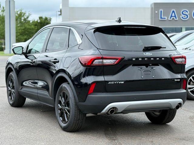 Photo of 2024 Agate Black Metallic Ford Escape