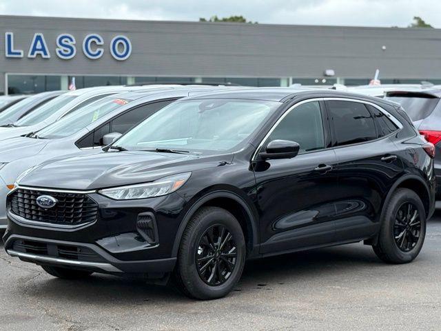 Photo of 2024 Agate Black Metallic Ford Escape