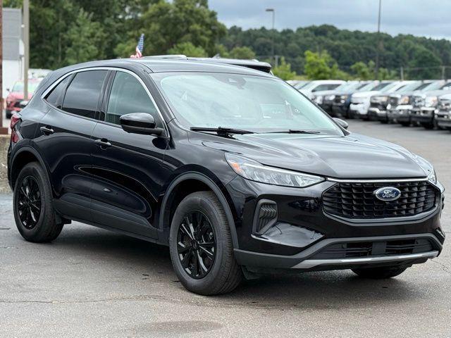 Photo of 2024 Agate Black Metallic Ford Escape