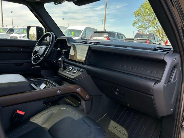 Photo of 2023 Santorini Black Metallic Land Rover Defender