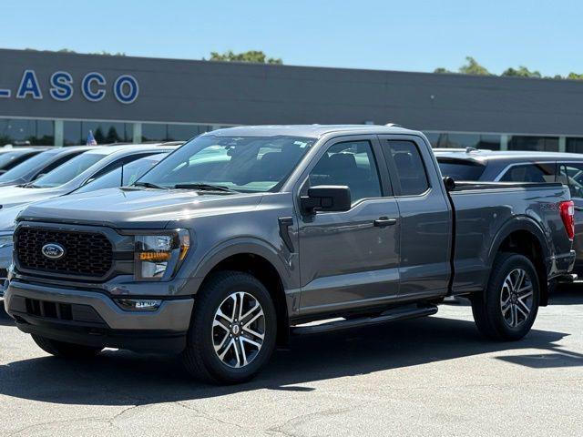 Photo of 2023 Carbonized Gray Metallic Ford F-150