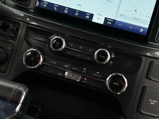 Photo of 2022 Oxford White Ford F-150