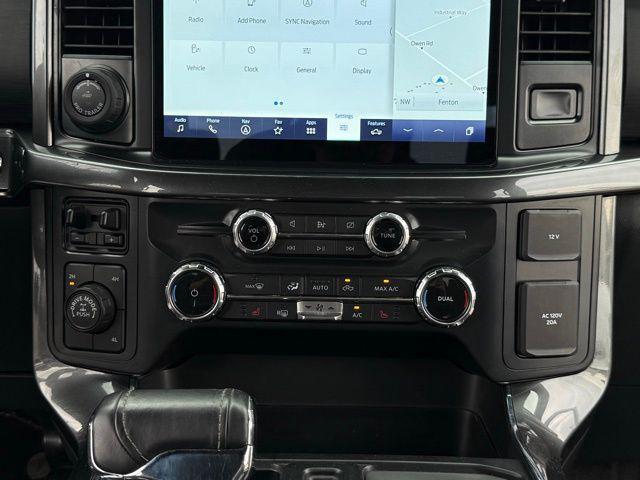 Photo of 2022 Oxford White Ford F-150
