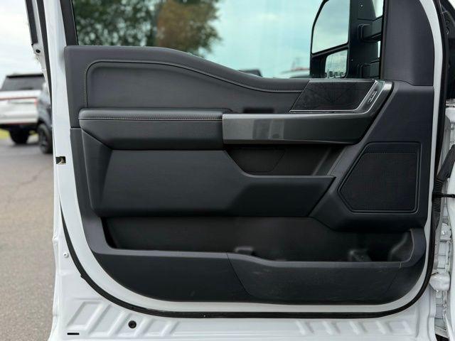 Photo of 2022 Oxford White Ford F-150