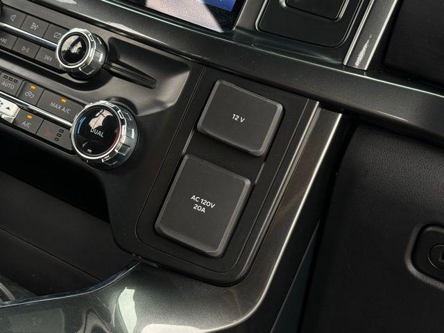 Photo of 2022 Oxford White Ford F-150