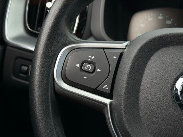 Photo of 2019 Fusion Red Metallic Volvo XC60