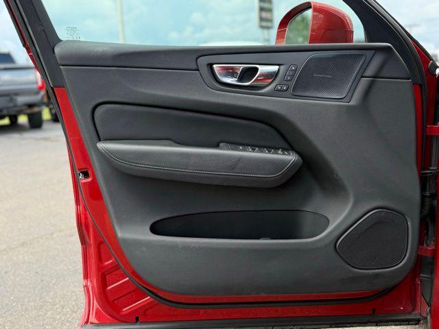 Photo of 2019 Fusion Red Metallic Volvo XC60
