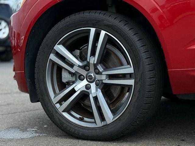 Photo of 2019 Fusion Red Metallic Volvo XC60