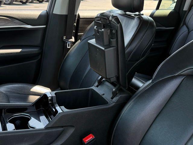 Photo of 2021 Silver Zynith Jeep Grand Cherokee L