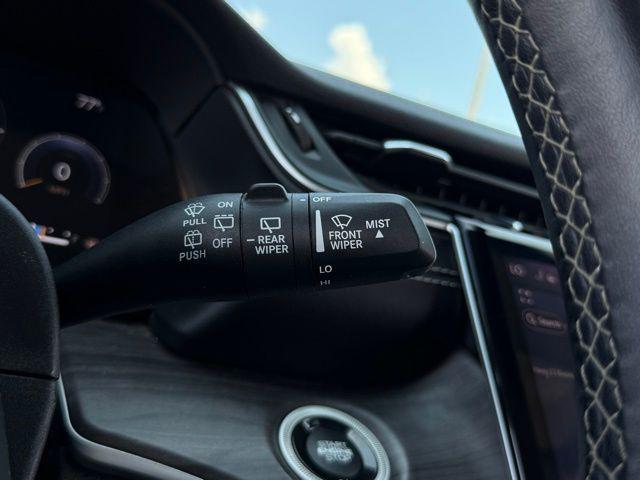 Photo of 2021 Silver Zynith Jeep Grand Cherokee L