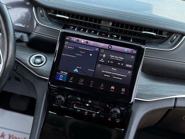 Photo of 2021 Silver Zynith Jeep Grand Cherokee L