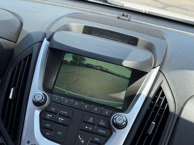 Photo of 2016 White Chevrolet Equinox