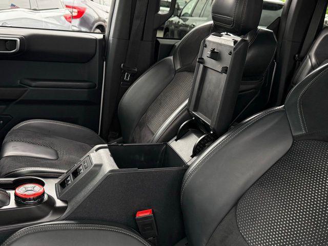 Photo of 2023 Oxford White Ford Bronco