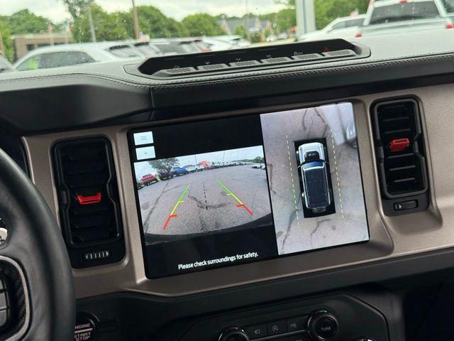 Photo of 2023 Oxford White Ford Bronco