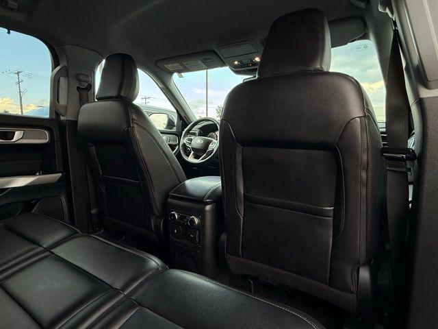 Photo of 2023 Silver Metallic Ford Explorer