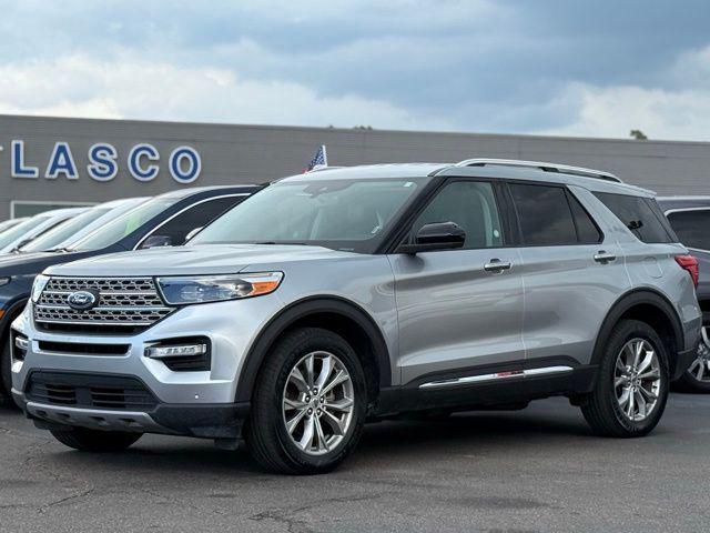Photo of 2023 Silver Metallic Ford Explorer