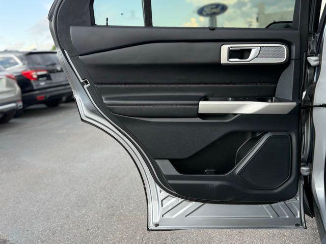 Photo of 2023 Silver Metallic Ford Explorer