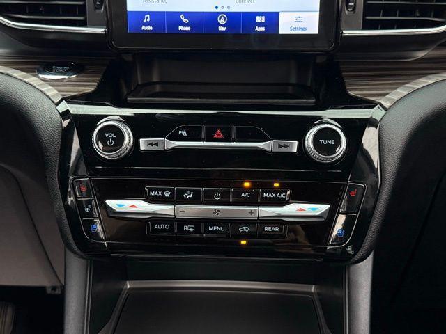 Photo of 2023 Silver Metallic Ford Explorer