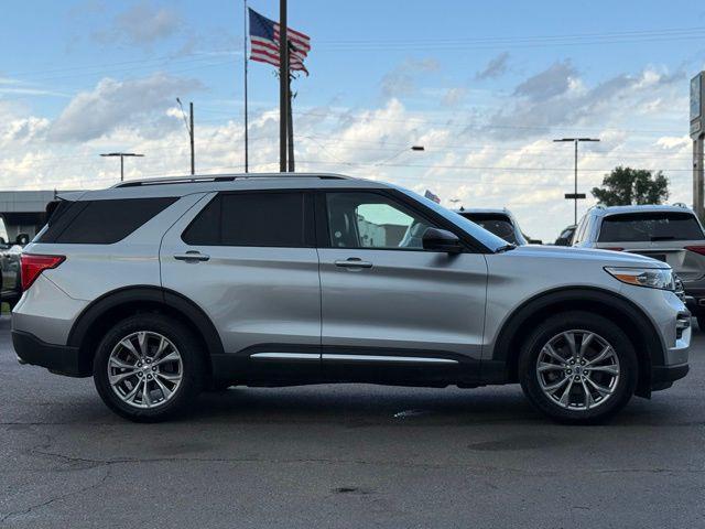 Photo of 2023 Silver Metallic Ford Explorer