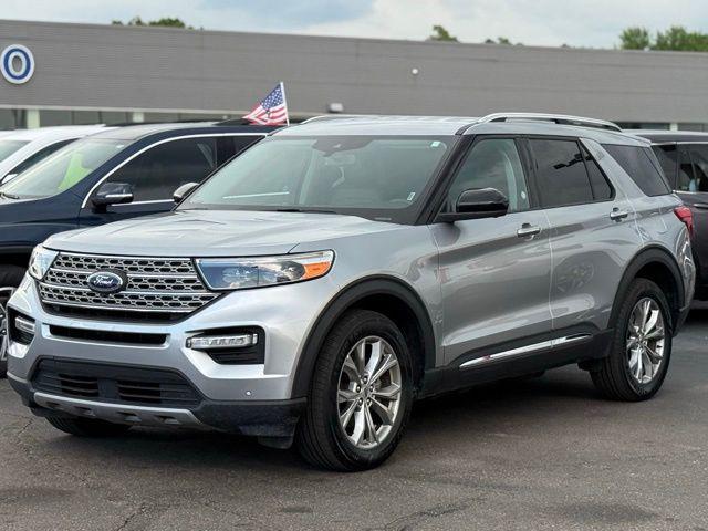 Photo of 2023 Silver Metallic Ford Explorer