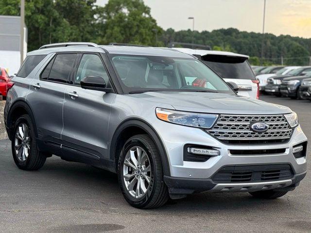 Photo of 2023 Silver Metallic Ford Explorer