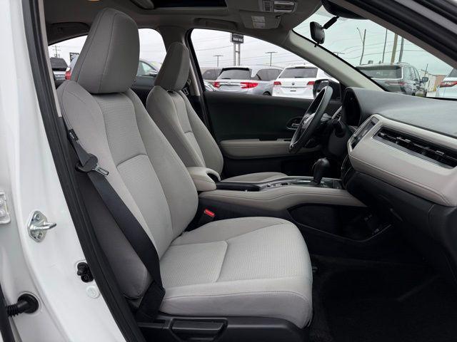 Photo of 2022 Platinum White Pearl Honda HR-V