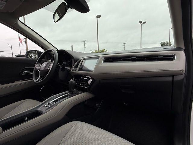 Photo of 2022 Platinum White Pearl Honda HR-V