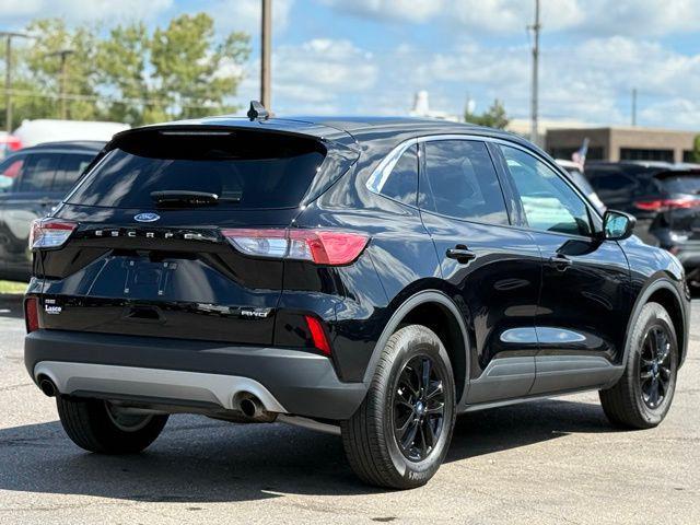 Photo of 2022 Agate Black Metallic Ford Escape