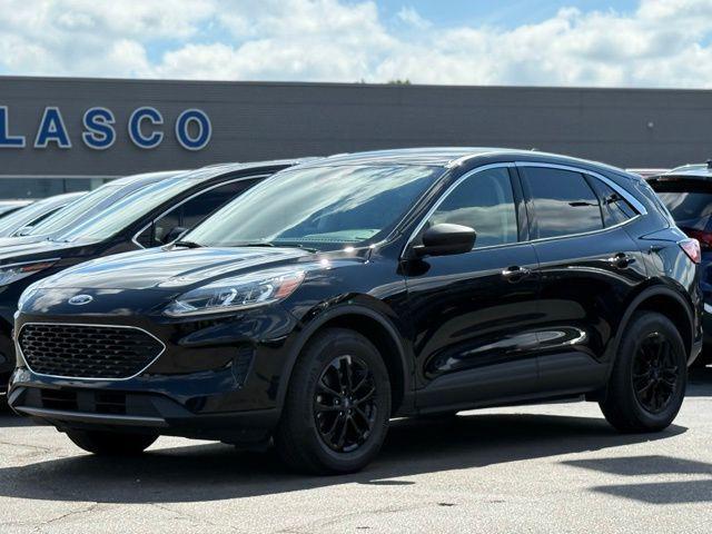 Photo of 2022 Agate Black Metallic Ford Escape