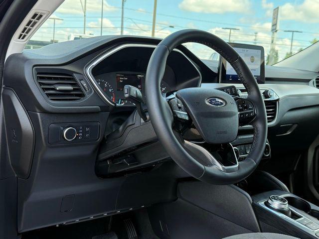 Photo of 2022 Agate Black Metallic Ford Escape