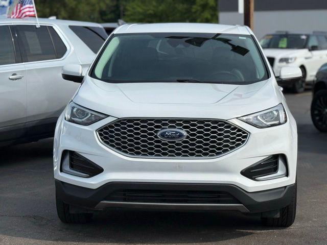 Photo of 2023 Oxford White Ford Edge
