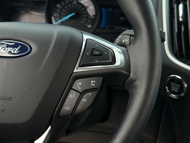 Photo of 2023 Oxford White Ford Edge