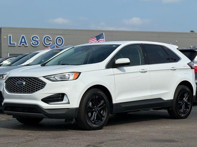 Photo of 2023 Oxford White Ford Edge