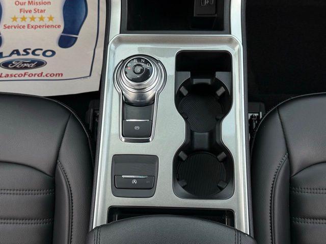 Photo of 2023 Oxford White Ford Edge