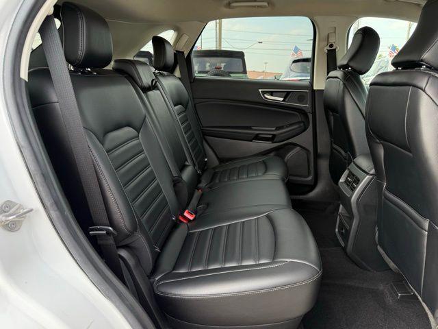 Photo of 2023 Oxford White Ford Edge