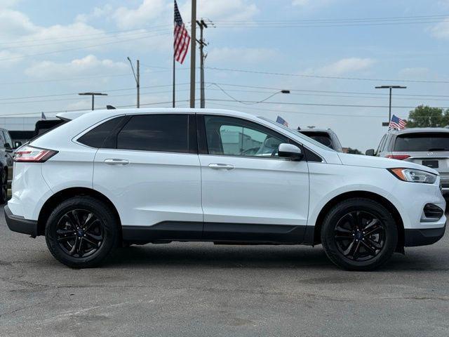 Photo of 2023 Oxford White Ford Edge