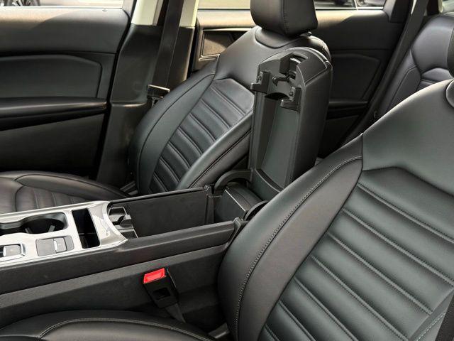 Photo of 2023 Oxford White Ford Edge