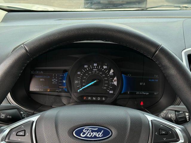Photo of 2023 Oxford White Ford Edge