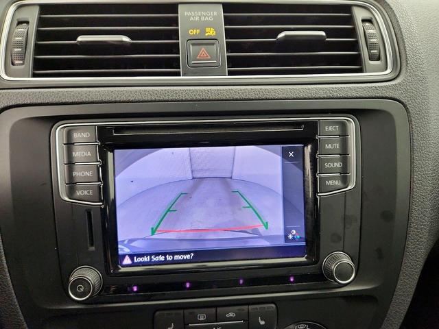 Photo of 2016 Gray Volkswagen Jetta
