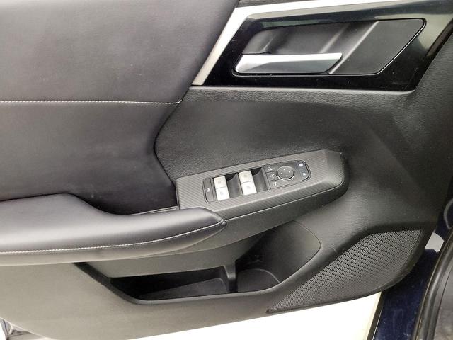Photo of 2023 Blue Mitsubishi Outlander