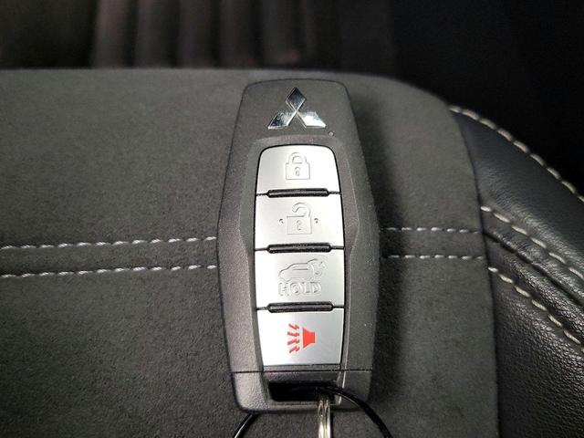 Photo of 2023 Blue Mitsubishi Outlander