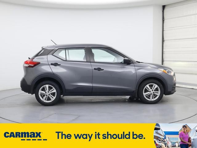 Photo of 2020 Gray Nissan Kicks