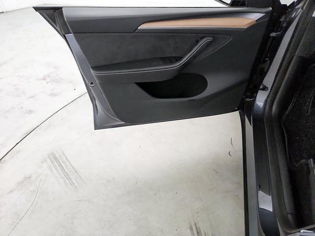Photo of 2023 Gray Tesla Model Y